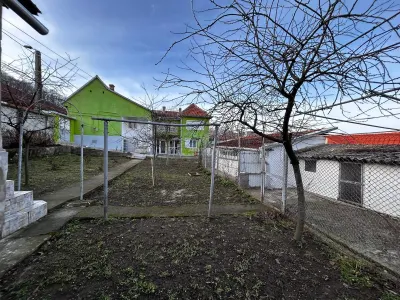 Bocsa Montana, Casa Solida cu Demisol+ Parter+ Etaj - foto 16