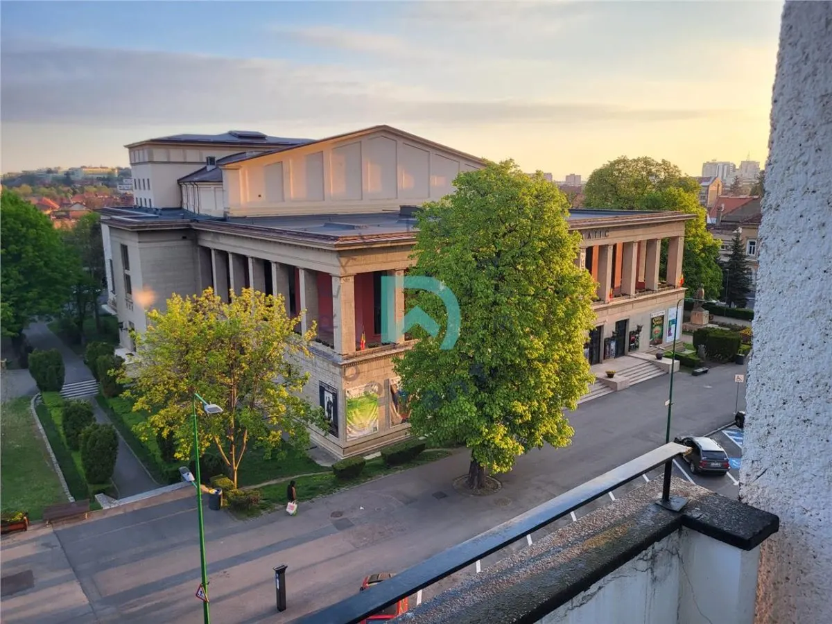 Ultracentral, Priveliste superba , pretabil regim hotelier - foto 3