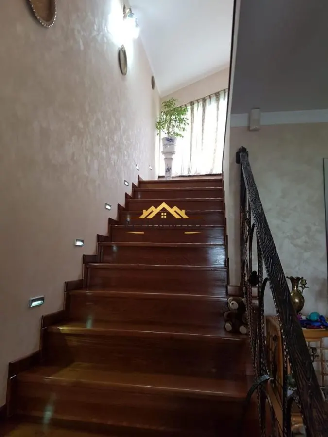CASA CU ETAJ IN ORAS - foto 3