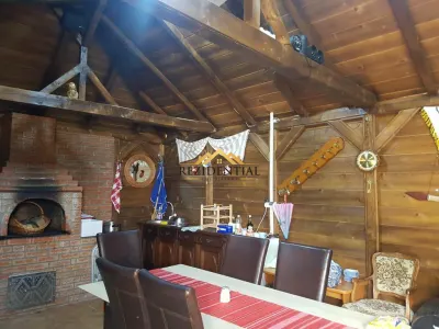 CASA CU ETAJ IN ORAS - foto 7