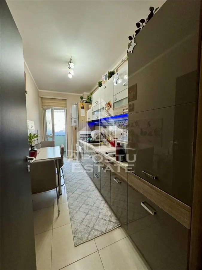Apartament cu 3 camere mobilat si utilat la parter in Giroc la asfalt. - foto 6