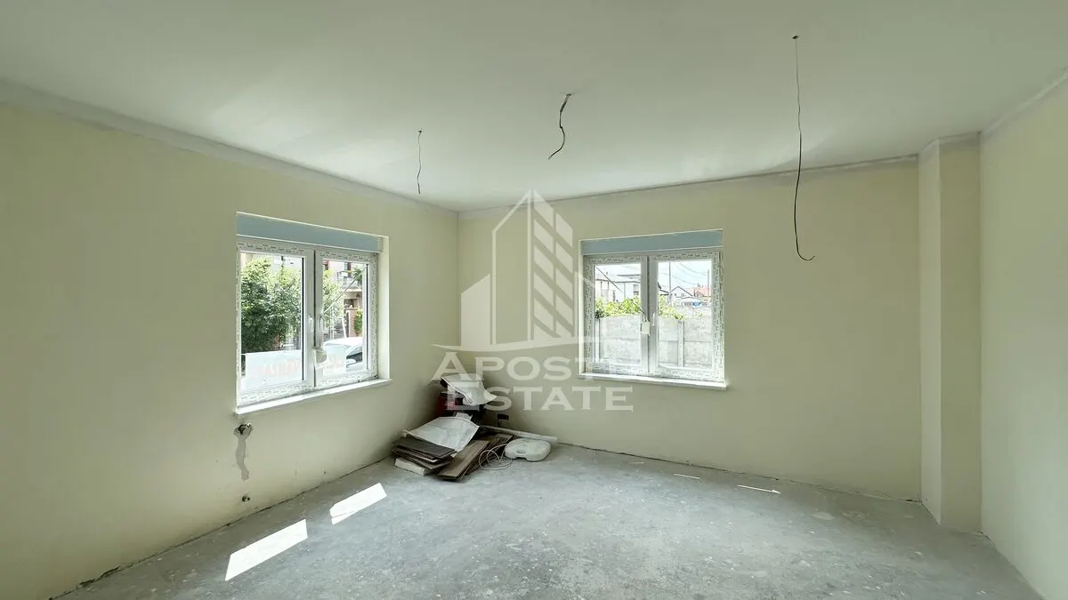 Casa individuala de vanzare cu 5 camere in Dumbravita - foto 4