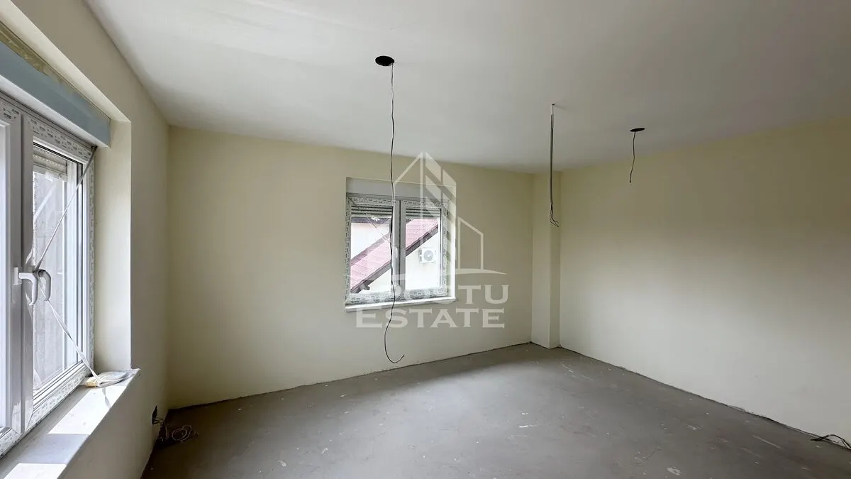 Casa individuala de vanzare cu 5 camere in Dumbravita - foto 8