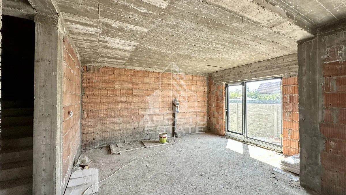 Jumatate de duplex cu 4 camere de vanzare in Giroc - foto 2