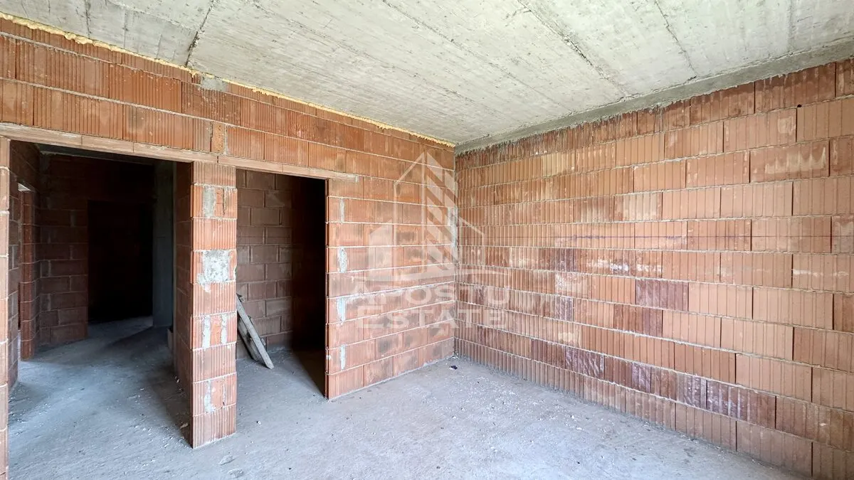 Jumatate de duplex cu 4 camere de vanzare in Giroc - foto 4