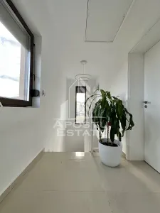 Duplex de inchiriat cu 3 camere si 2 bai complet mobilat in Giroc. - foto 12