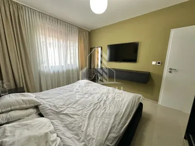 Duplex de inchiriat cu 3 camere si 2 bai complet mobilat in Giroc. - foto 13