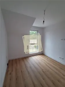 Casa cu 3 camere 2 bai si terasa in Cisnadie - foto 9