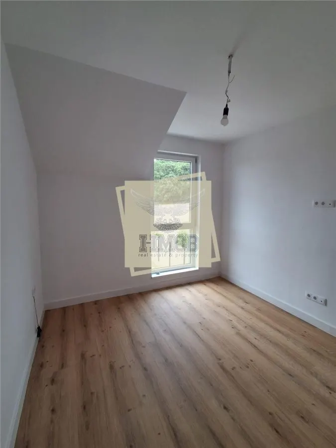 Casa cu 3 camere 2 bai si terasa in Cisnadie - foto 9