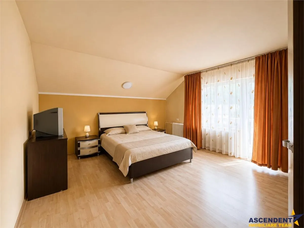 Casa spatioasa+ Spatiu Comercial 50 mp+ garaj +teren 1.000 mp, Galaoaia, Mures - foto 4