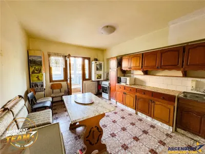 3D! Apartament 4 camere spatios, luminos,cu garaj,Ultracentral,Covasna - foto 2