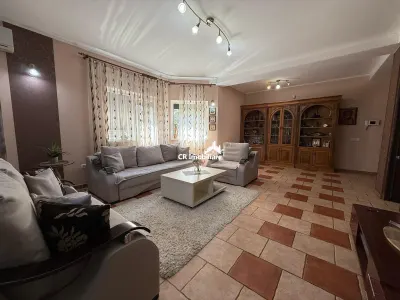 Vila de vanzare   Trapezului - foto 9
