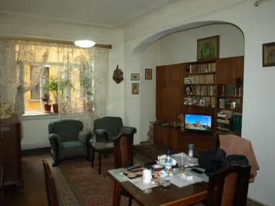 Vânzare apartament 3 camere | Armeneasca | etaj 1 | imobil interbelic fara risc / urgenta | P+3E | centrala | 95 mp utili | - Bucuresti