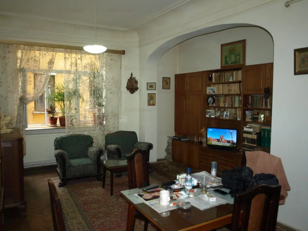 Vânzare apartament 3 camere | Armeneasca | etaj 1 | imobil interbelic fara risc / urgenta | P+3E | centrala | 95 mp utili | - foto 1