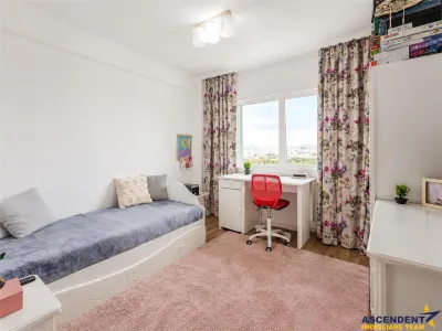 Apartament de 3 camere mobilat si utilat modern, structura decomandata - foto 4