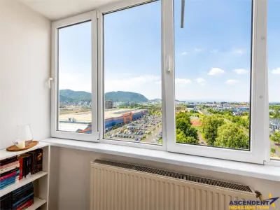 Apartament de 3 camere mobilat si utilat modern, structura decomandata - foto 9