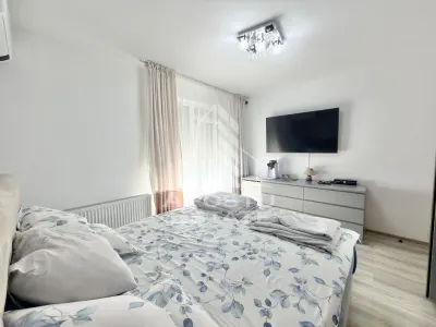 Apartament cu 3 camere decomandat, complet mobilat la parter in Giroc. - foto 11