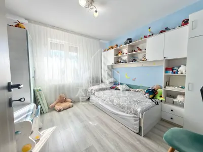 Apartament cu 3 camere decomandat, complet mobilat la parter in Giroc. - foto 13