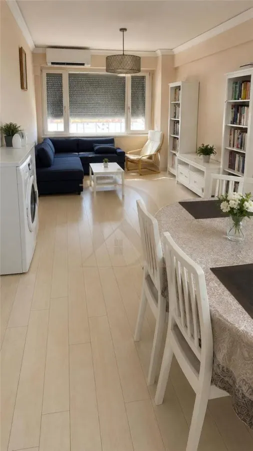 Centru Prefectura , apartament 4 camere , vedere unica ! - foto 2