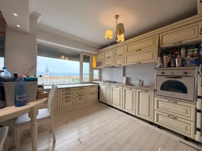 Centru Prefectura , apartament 4 camere , vedere unica ! - foto 11