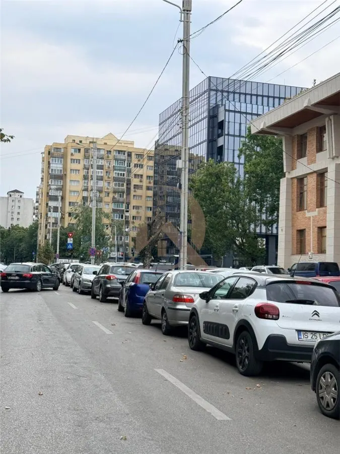 Centru Prefectura , apartament 4 camere , vedere unica ! - foto 13
