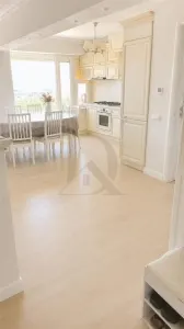 Centru Prefectura , apartament 4 camere , vedere unica ! - foto 3