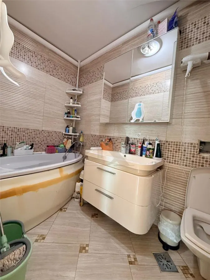 Centru Prefectura , apartament 4 camere , vedere unica ! - foto 7