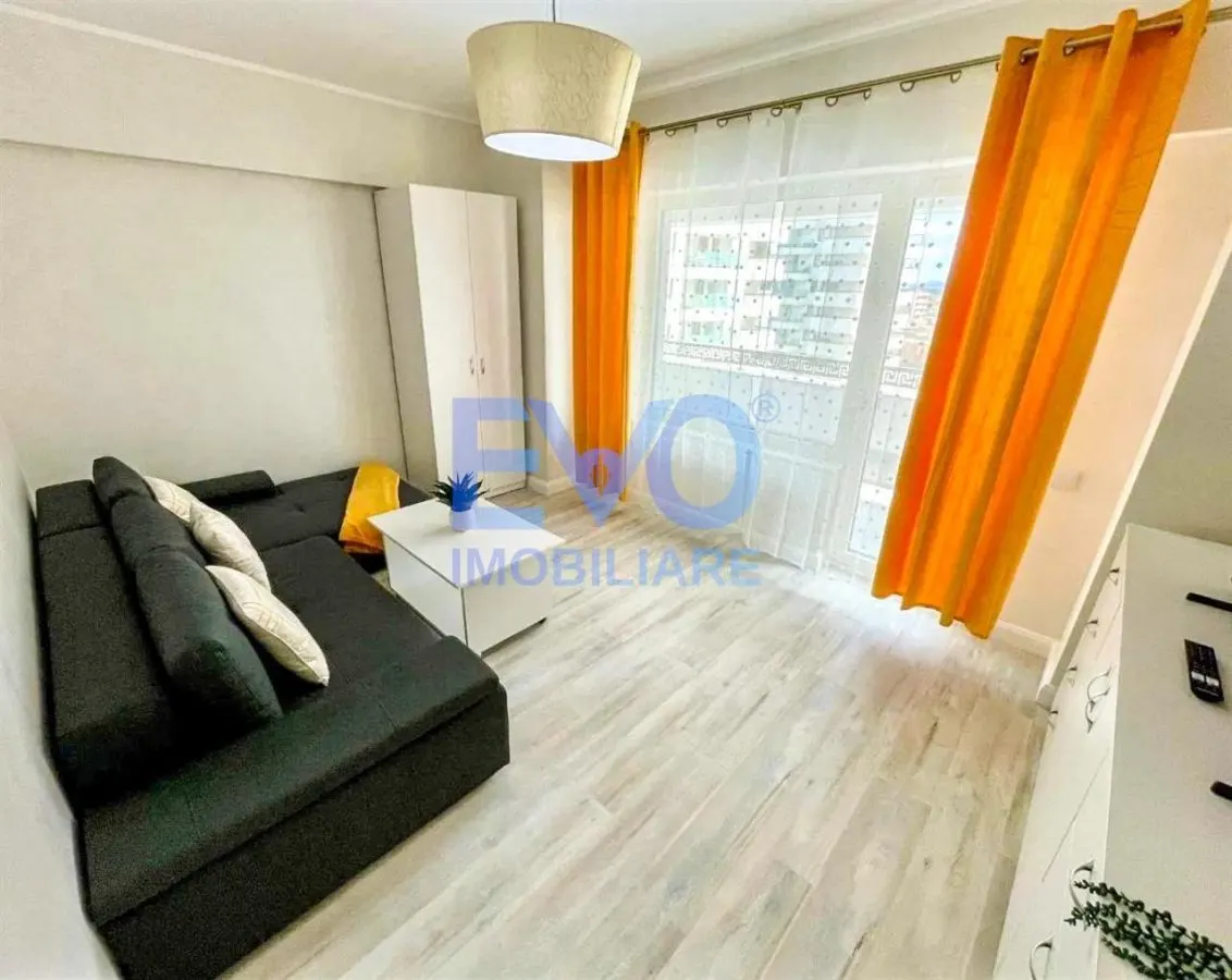 Apartament cu 2 camere, decomandat, complex Royal Town Copou - foto 1
