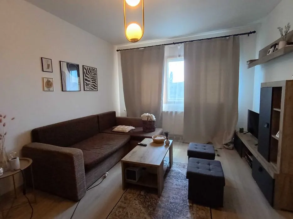 Apartament 2 camere de închiriat â€“ Podu Roș | 2 minute de Palas - foto 1
