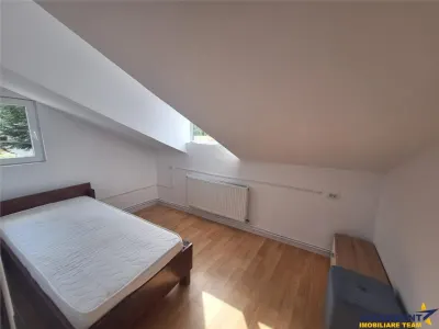 Resedinta/ spatiu profesional de inchiriat, Ghimbav â€“ Central - foto 2