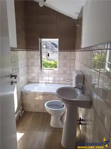 Resedinta/ spatiu profesional de inchiriat, Ghimbav â€“ Central - foto 19