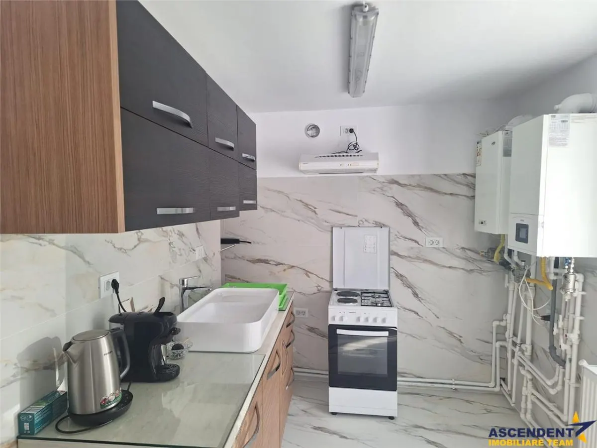 Resedinta/ spatiu profesional de inchiriat, Ghimbav â€“ Central - foto 5