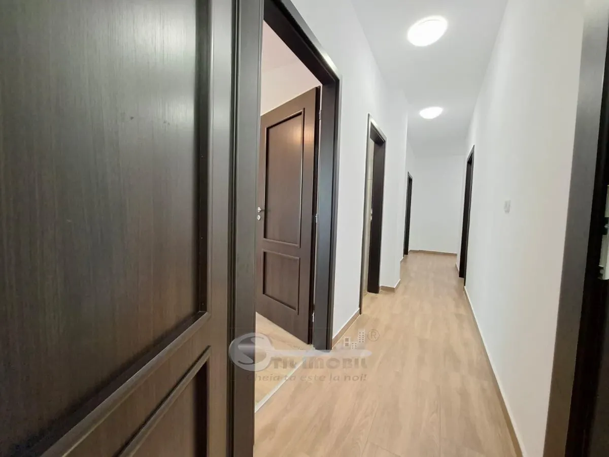 Apartament 3 camere decomandat, capat Cug Valea Adanca, bloc  2022, etaj 1, baie cu geam, parcare privata, liber - foto 14