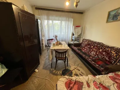 Vanzare apartament 3 camere 2 bai - bloc din 1986 - Iasi
