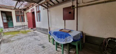 Resita Casa Singur in Curte Zona Muncitoresc - Resita
