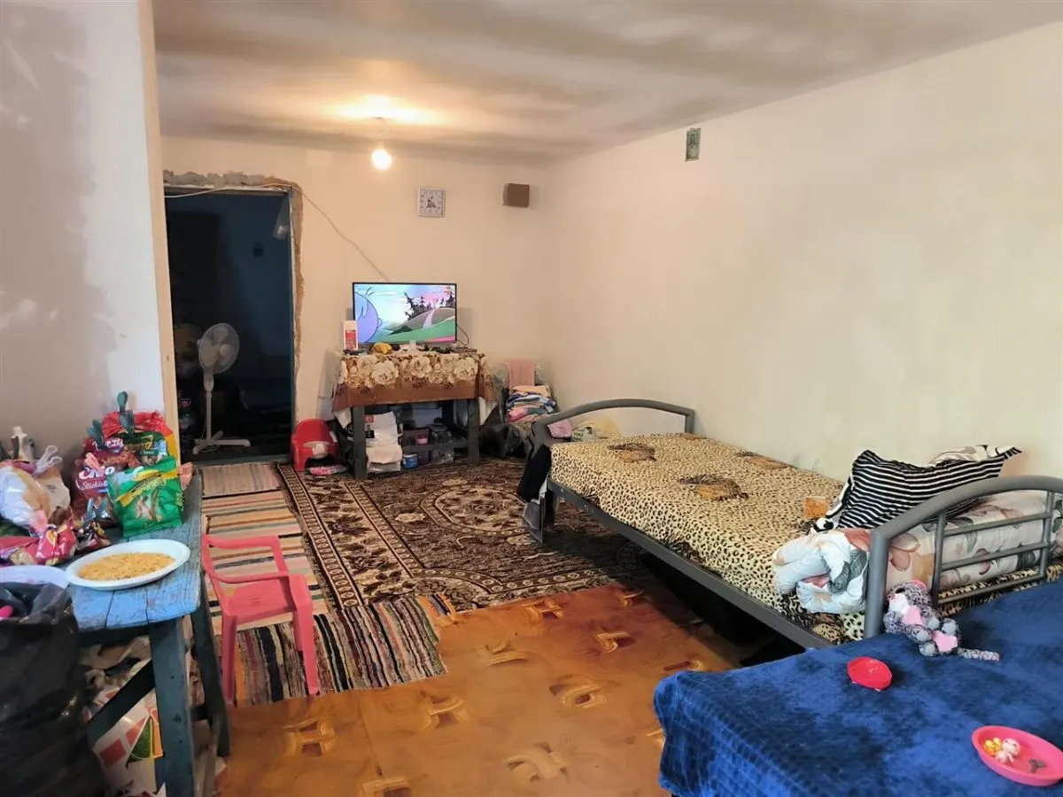 Casa de vanzare in sat Novaci â€“ teren de p865 mp, acces asfaltat,Ocazie! - foto 4