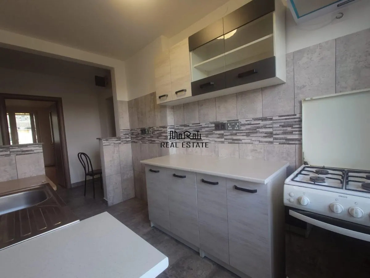 Apartament 3 camere renovat - foto 11