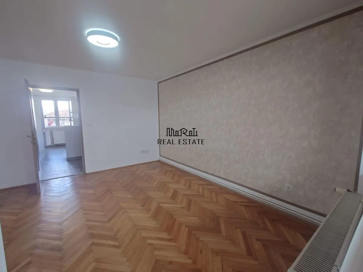 Apartament 3 camere renovat - foto 9