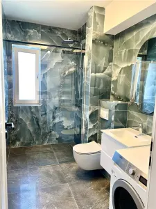 RECO Apartament modern cu 2 camere, zona centrala, parcare subterana si balcon cu vedere spre curte. - foto 8