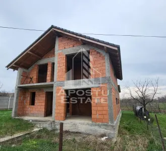 Casa individuala cu 5 camere,teren de 480mp,la rosu,Peciu Nou - Peciu Nou