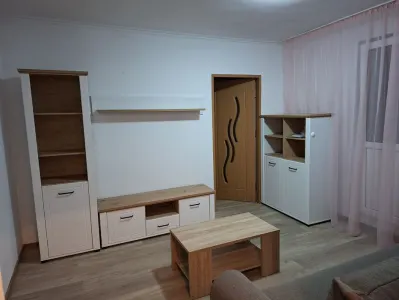 Apartament 2 camere de închiriat | Podu Roș â€“ Liceul Racoviță | Centrală proprie | Balcon | Etaj 4/10 - Iasi