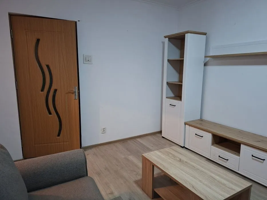 Apartament 2 camere de închiriat | Podu Roș â€“ Liceul Racoviță | Centrală proprie | Balcon | Etaj 4/10 - foto 3