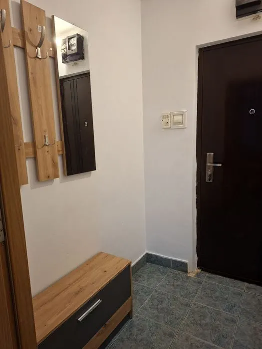Apartament 2 camere de închiriat | Podu Roș â€“ Liceul Racoviță | Centrală proprie | Balcon | Etaj 4/10 - foto 8