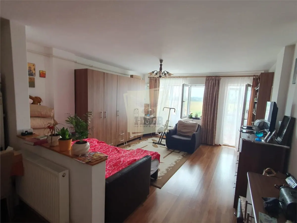 Garsoniera spatioasa etaj 1 cu balcon  Strand 2 - foto 1