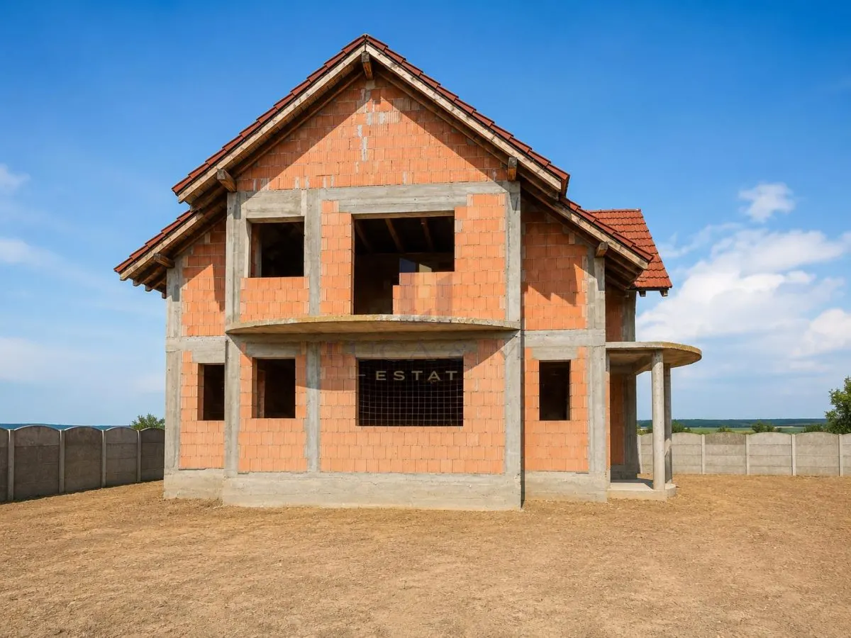 Casa parter si etaj la rosu ,Recas - foto 13