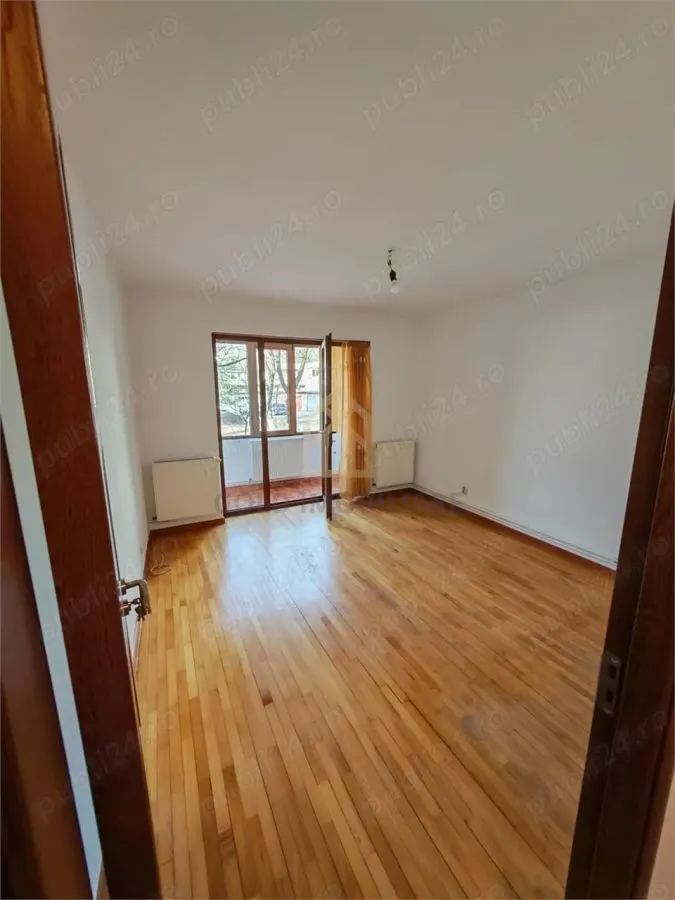 Apartament 3 camere de vanzare cu garaj - foto 6