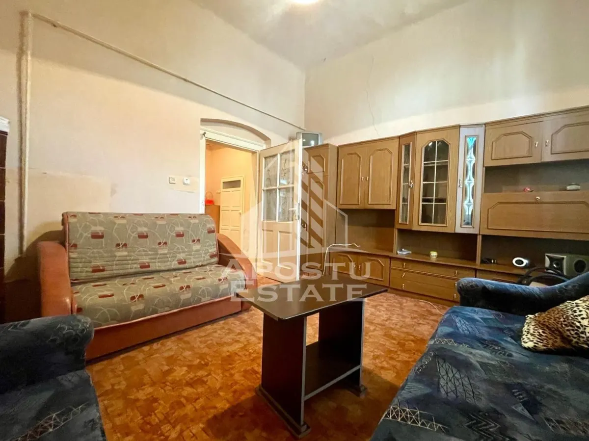 Apartament decomandat, 2 camere curte comuna - Zona Piata Sarbeasca - foto 1