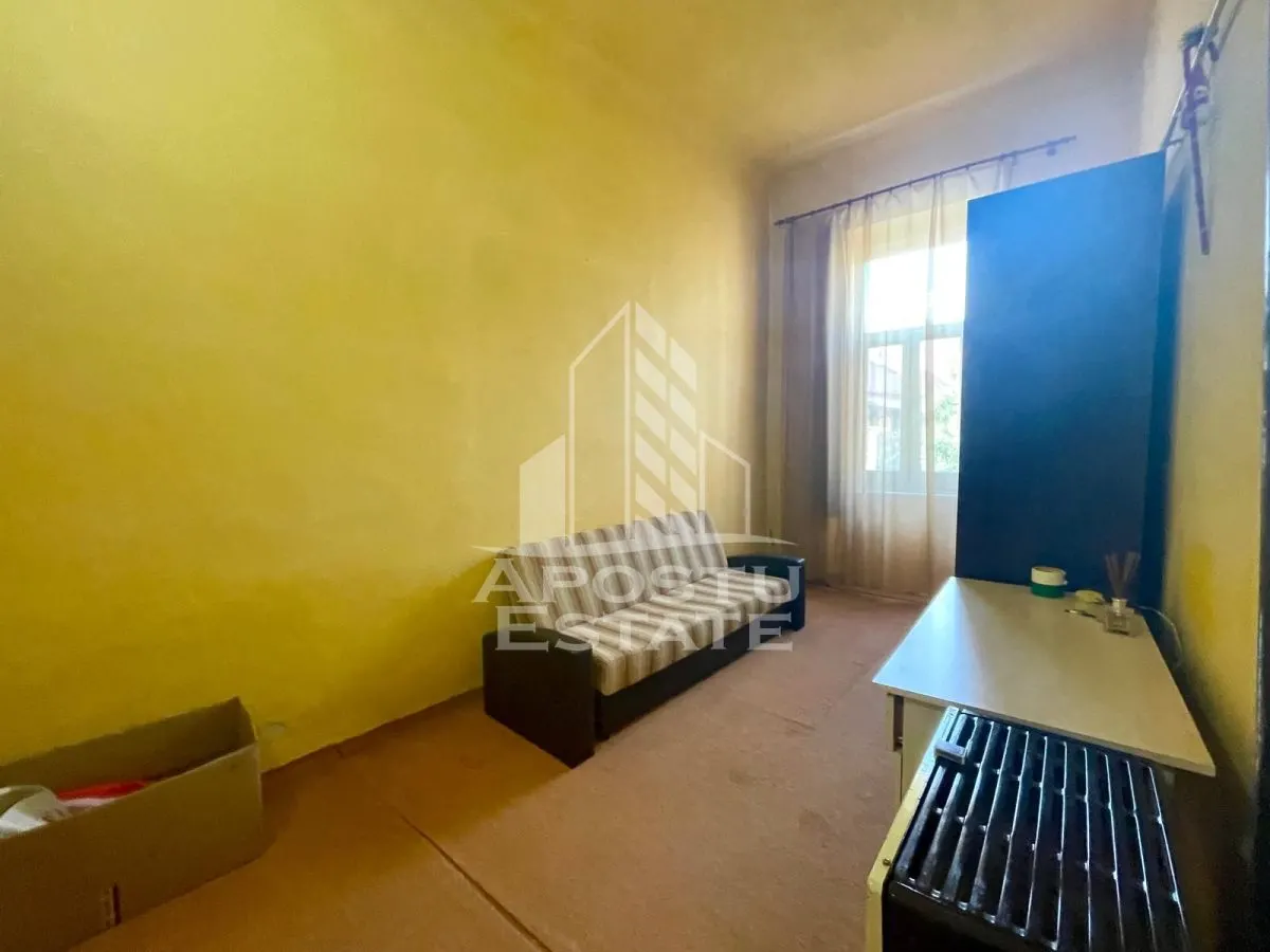 Apartament decomandat, 2 camere curte comuna - Zona Piata Sarbeasca - foto 5