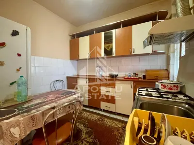 Apartament decomandat, 2 camere curte comuna - Zona Piata Sarbeasca - foto 6