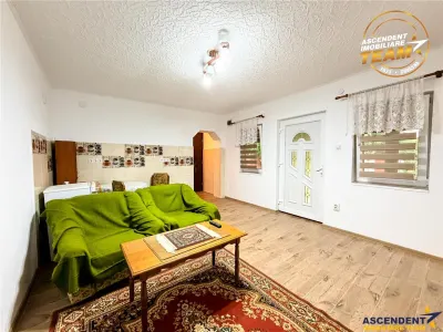Casa cu teren generos de 1.315 mp, bucatarie de vara complet renovata si acces din doua strazi â€“ Cernat, jud. Covasna - foto 2